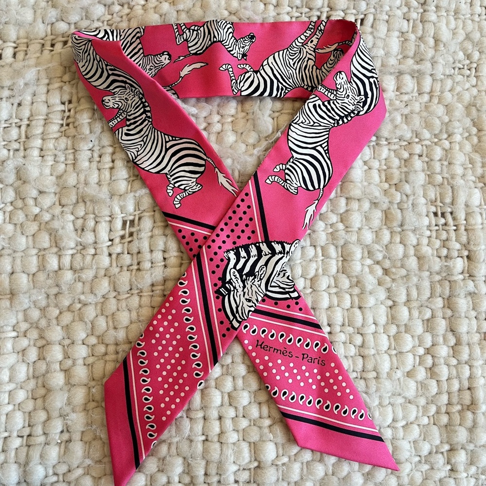 Hermès Pink Zebra “Les Zebres” Print Silk Twilly Scarf - Picture 2 of 3